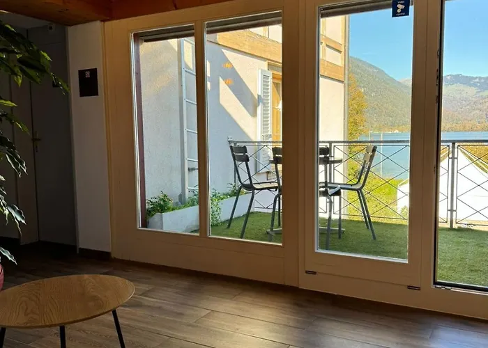 Double With View ホステル *